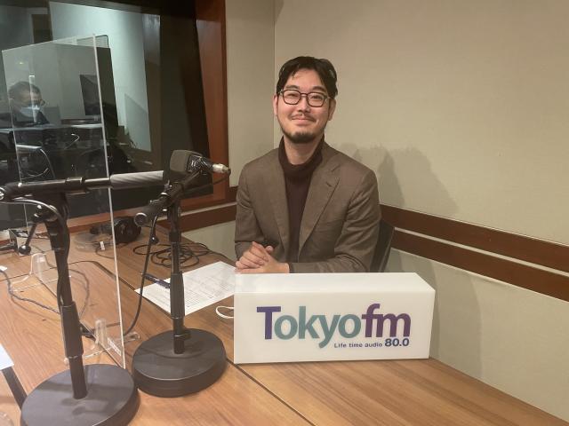 “ピアノ職人”が丁寧な手作業で製造！“デザイン”“音質”ともに絶賛されている「オーディオラック」とは？