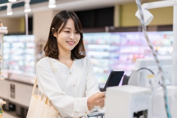 15年かけて1万ポイント…、友達の旅行費をまとめてカード決済…私の「ポイントカード」エピソード